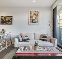 LUXURIOUS RIVERSIDE RESORT STYLE APARTMENTPOOLSPAGYMROOFTOP WITH CITY VIEWS - E Caravan Parks