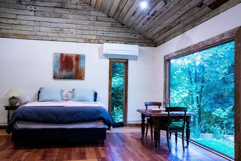 Luxury Forest Retreat - Puffing Billy - E Caravan Parks 3