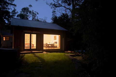 Luxury Forest Retreat - Puffing Billy - E Caravan Parks 1
