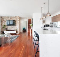 Luxury in Corlette - 4 Drungall Ave - E Caravan Parks