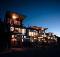 luxury Scandinavian townhouse - E Caravan Parks