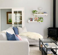 Luxury Storybook Manor Guest Suite - E Caravan Parks