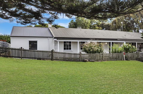 Lyons Cottage - A Quaint Whalers Cottage In Heart Of Port Fairy - E Caravan Parks 3