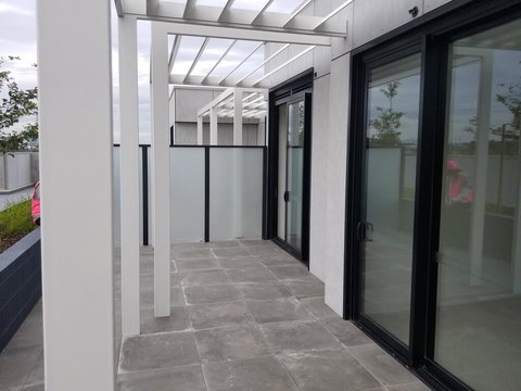 M City Self Contained Apartment - E Caravan Parks 1