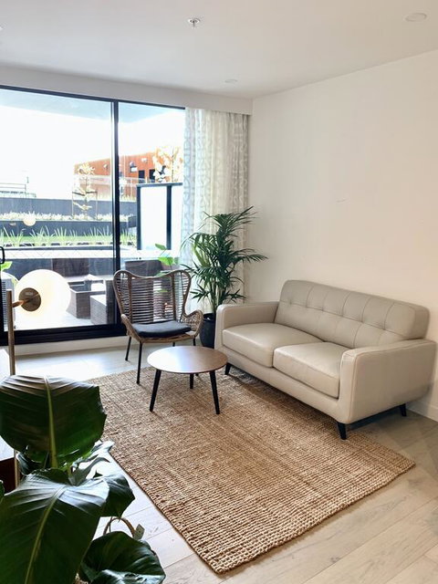 M-City 2 BR And 2 BA Apartment With Parking - E Caravan Parks 3