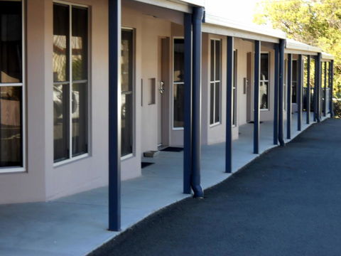 Mackellar Motel - E Caravan Parks 2