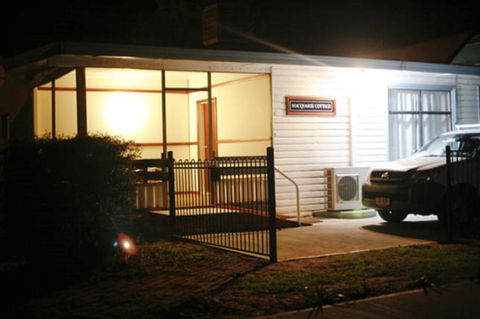 Macquarie Cottage - E Caravan Parks 2
