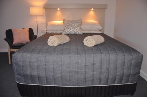 Maffra Motor Inn - E Caravan Parks 1