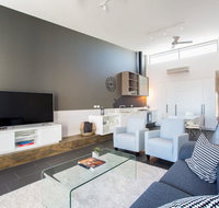 Magnificent Apartment  FREE car park near CBD - E Caravan Parks