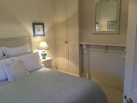 Magnolia Cottage - E Caravan Parks 3