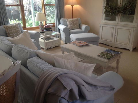 Magnolia Cottage - E Caravan Parks 2