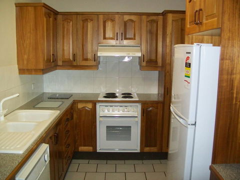 Mainsail 10 17 Owen Street - E Caravan Parks 3
