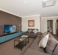 Maison Noir 2 - Well appointed modern accommodation with mountain views