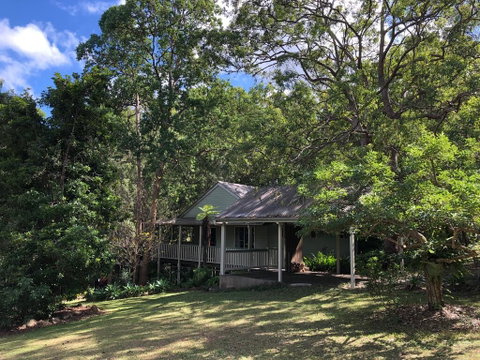 Maleny Country Cottages - E Caravan Parks 1