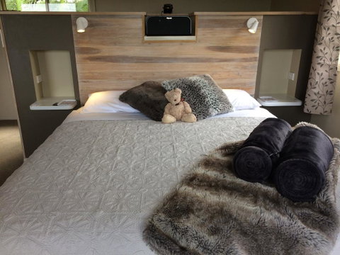Maleny Luxury Cottages - E Caravan Parks 0