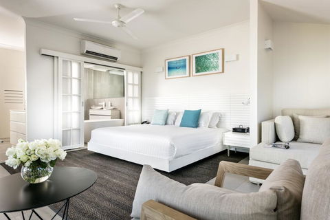 Mangrove Hotel - E Caravan Parks 1