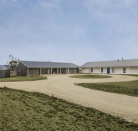 Manna Tree Farm -modern home with majestic views in stunning countryside