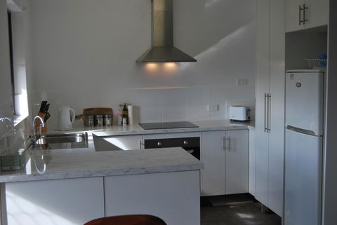 Maple Tree Cottage - E Caravan Parks 1