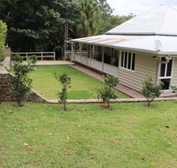 Mapleton Falls Farm House - E Caravan Parks