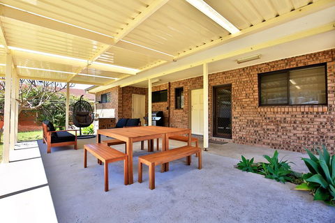 Maria's Beach House - Pet Friendly - E Caravan Parks 1