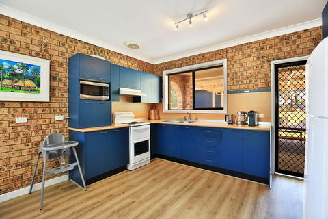 Maria's Beach House - Pet Friendly - E Caravan Parks 3