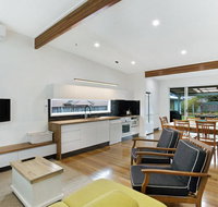 Market Street 13 The Beach House - E Caravan Parks