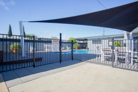 MAS Country Acacia Motor Inn - E Caravan Parks 3