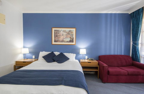 MAS Country Riverboat Lodge Motor Inn - E Caravan Parks 2