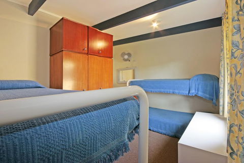 Matron 17, Narrawallee - E Caravan Parks 1