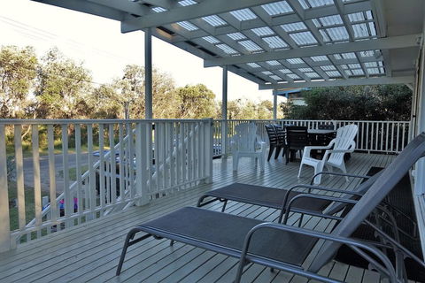 Matron 17, Narrawallee - E Caravan Parks 3