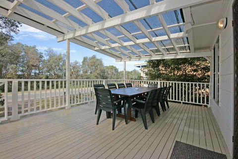 Matron 17, Narrawallee - E Caravan Parks 0