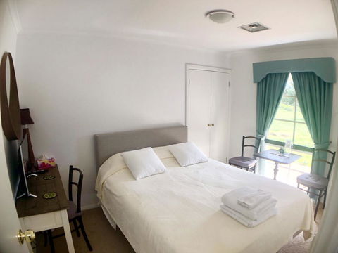 Melbourne Garden Bed And Breakfast - E Caravan Parks 2