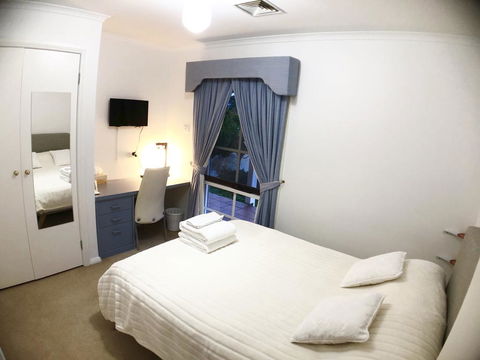 Melbourne Garden Bed And Breakfast - E Caravan Parks 3