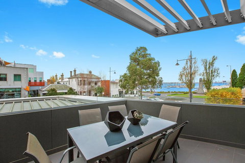 Melbourne Holiday Apartments Williamstown - E Caravan Parks 2