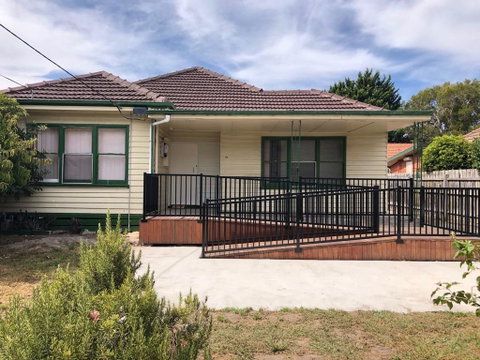Melbourne Short Stay - Clayton Station, Monash Uni, Hospital - E Caravan Parks 0