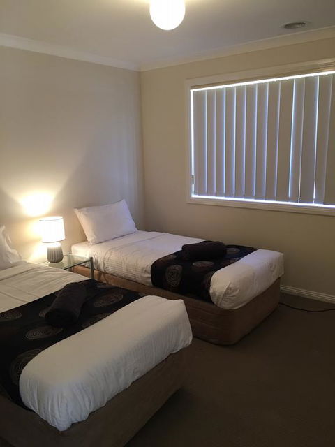 Melton Apartments - E Caravan Parks 3