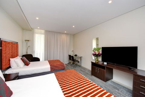 Mercure Centro Port Macquarie - E Caravan Parks 1