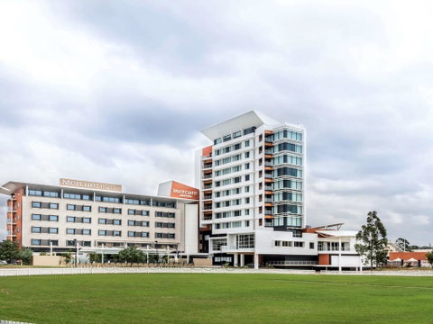 Mercure Sydney Liverpool - E Caravan Parks 0