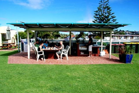 Mermaid Holiday Units - E Caravan Parks 2