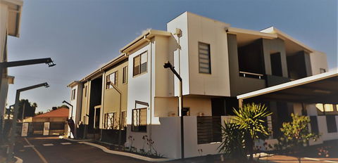 MERRIFIELD Foothill Suites - RELAXING LIFETYLE CHOICE - E Caravan Parks 3