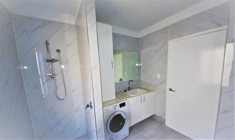 MERRIFIELD Foothill Suites - RELAXING LIFETYLE CHOICE - E Caravan Parks 1