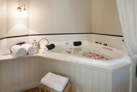 Merrow Cottages - Forest Edge - E Caravan Parks 3