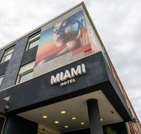Miami Hotel Melbourne - E Caravan Parks