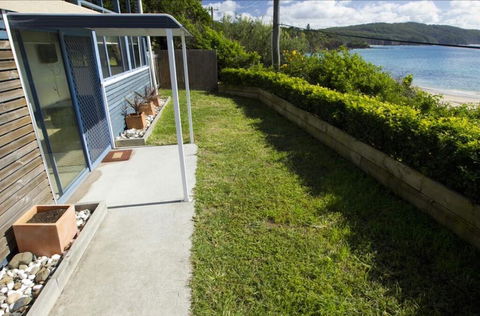 Mick's Apartment - Seal Rocks Beachfront - E Caravan Parks 0