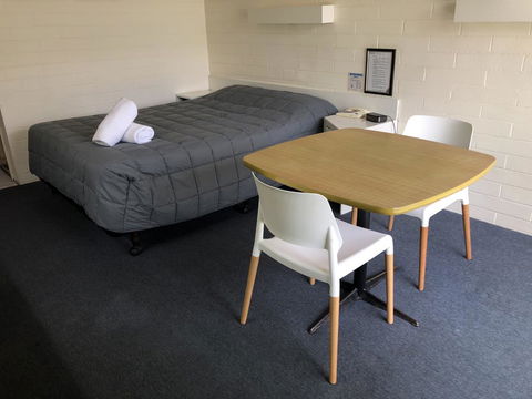 Midtown Motor Inn - E Caravan Parks 1