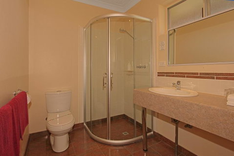 Milton Village Motel - E Caravan Parks 3