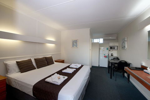 Mineral Sands Motel - E Caravan Parks 2