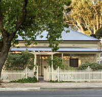 Miriams Cottage - E Caravan Parks