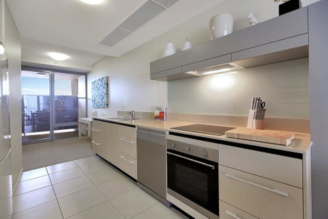 Monaco Unit 905, 12 Otranto St - E Caravan Parks 2