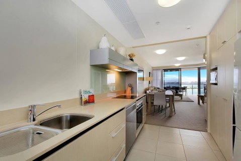 Monaco Unit 905, 12 Otranto St - E Caravan Parks 3